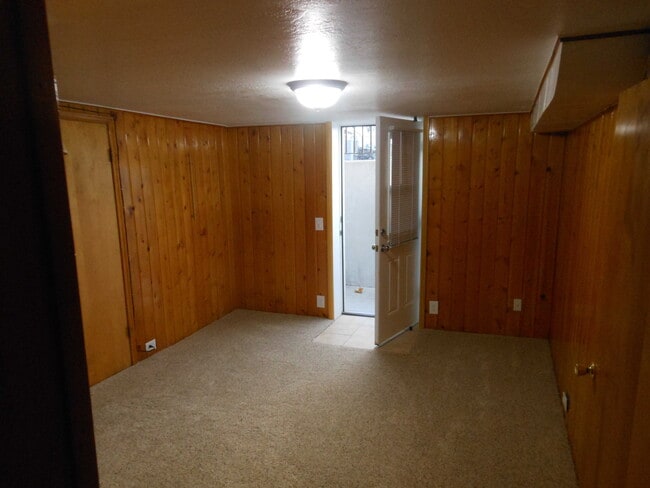 Building Photo - 3943-2075 2075 W St