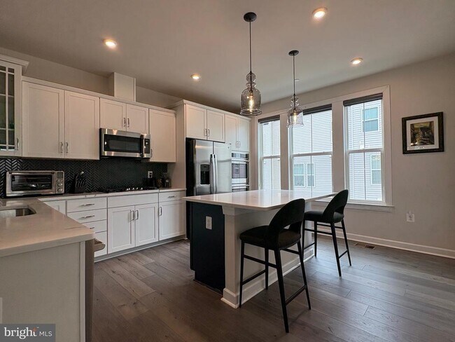 Building Photo - 7312 Mountaineer Dr