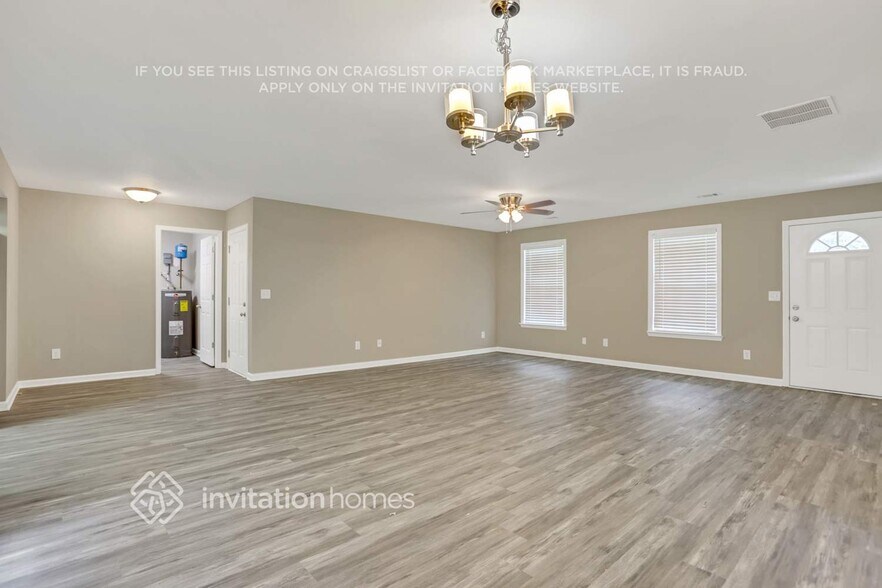 Building Photo - 6390 Ashdale Dr