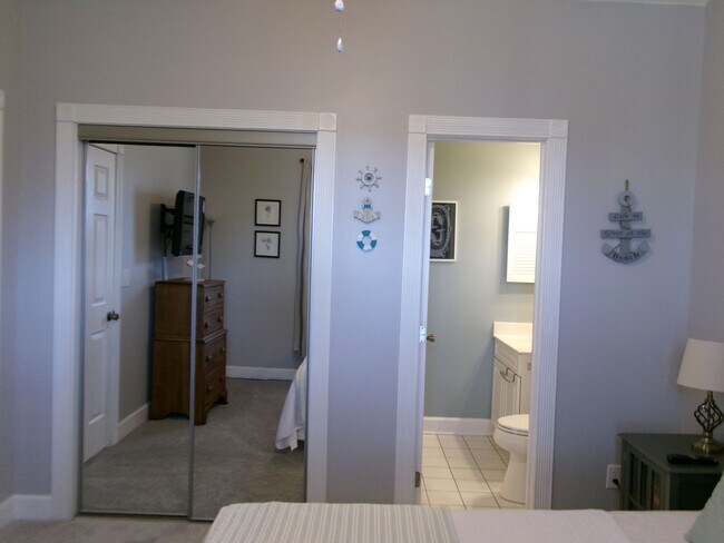 Building Photo - 682 Riverwalk Dr