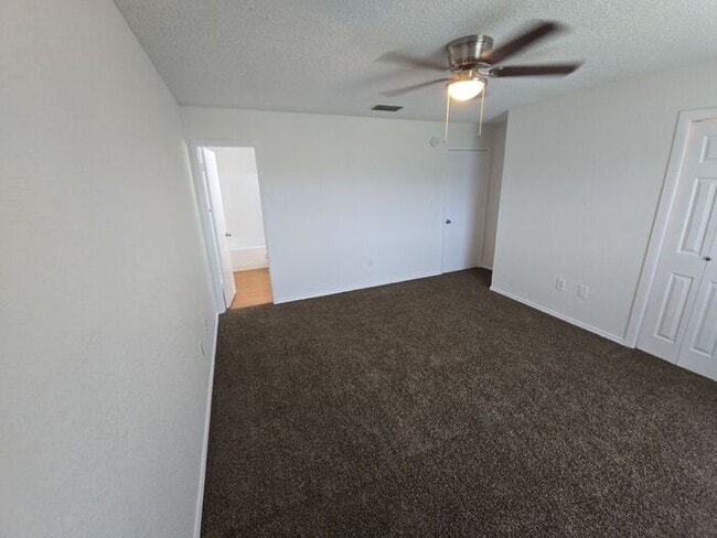 Building Photo - 9561 Lonesome Dove Dr
