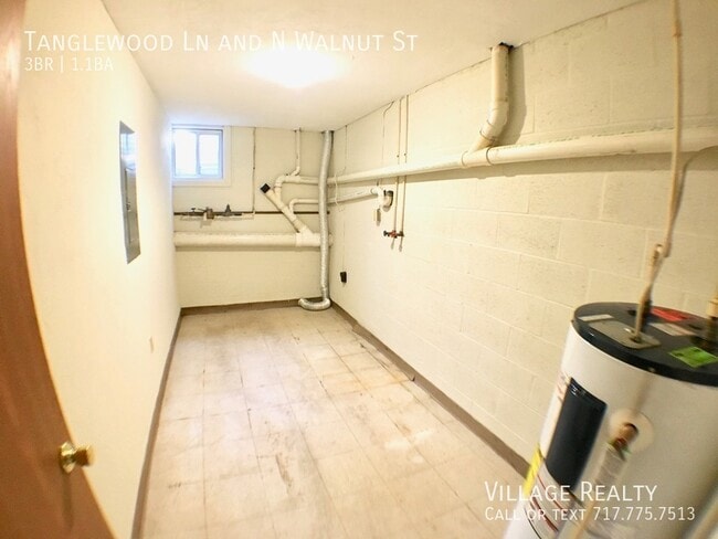 Building Photo - 410 Tanglewood Ln