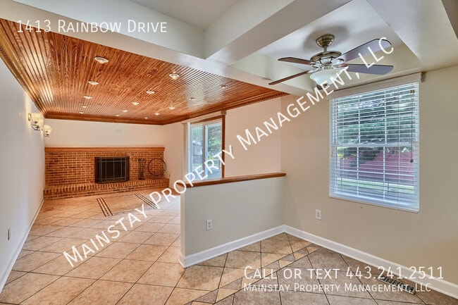 Building Photo - 1413 Rainbow Dr