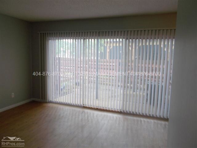 Building Photo - 1834 John Calvin Ave