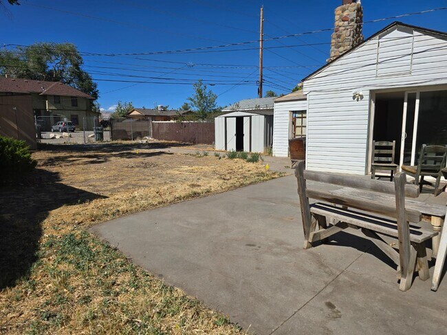 Building Photo - 1824 Rood Ave