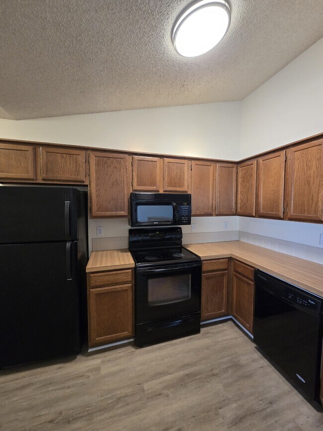 Building Photo - 5223 S Mosley St