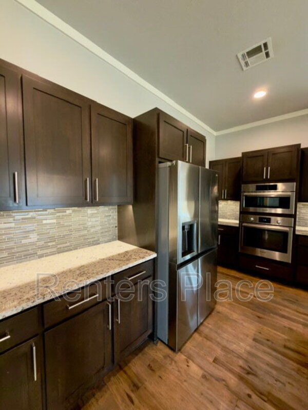 Building Photo - 4001 East 120th St S