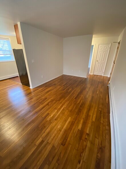 Primary Photo - 160 W Westfield Ave