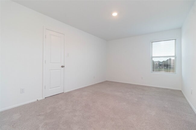 Building Photo - 9411 Clearwater Bluff Ln