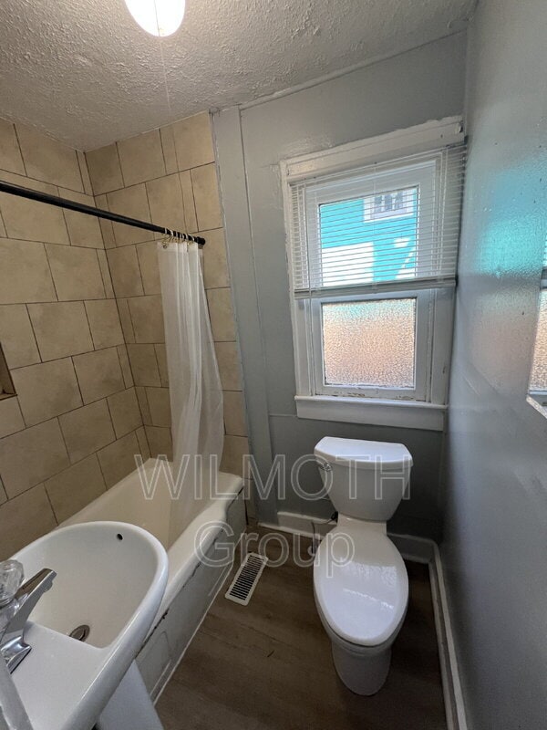 Building Photo - 951 N Ewing St