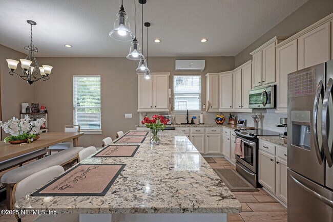 Building Photo - 3693 Lightview Ln