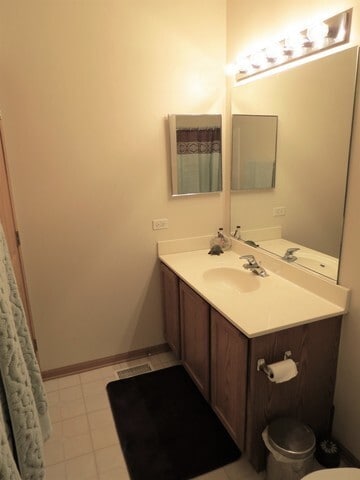 Building Photo - 929 Genesee Dr