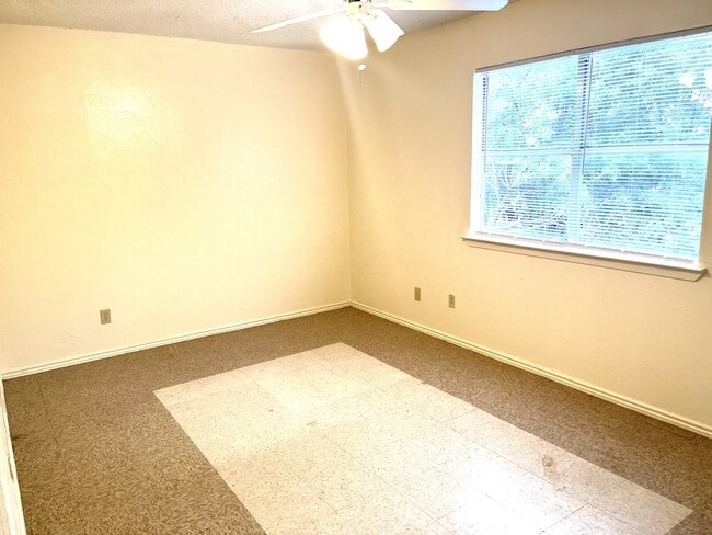Building Photo - 9606 Carson Creek Blvd