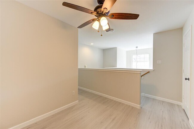 Building Photo - 15 Ledgestone Pl