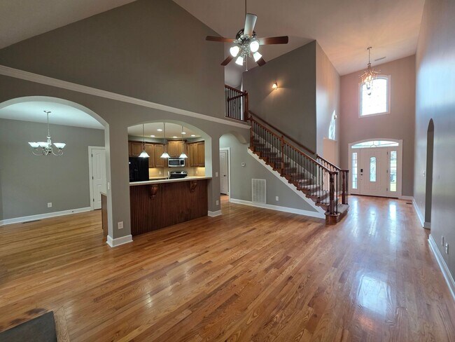 Building Photo - Holiday SPECIAL!! $500 OFF Your Move-In Co...