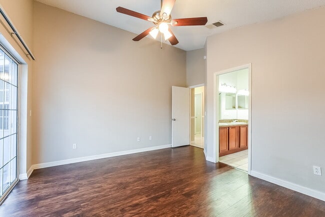 Building Photo - 593 Brightview Dr