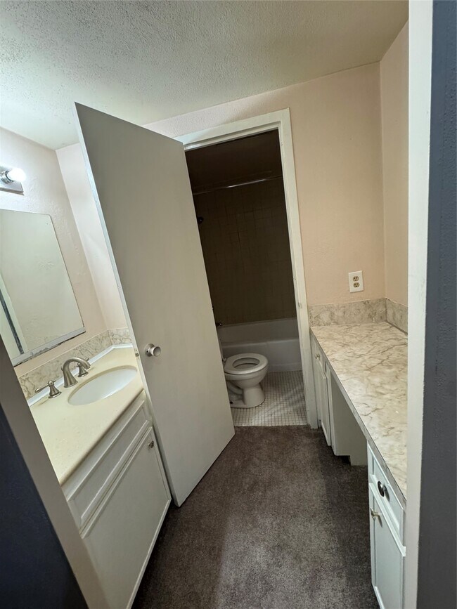 Building Photo - 7520 Hornwood Dr