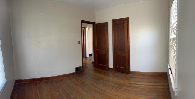 Building Photo - 309 E Pine St