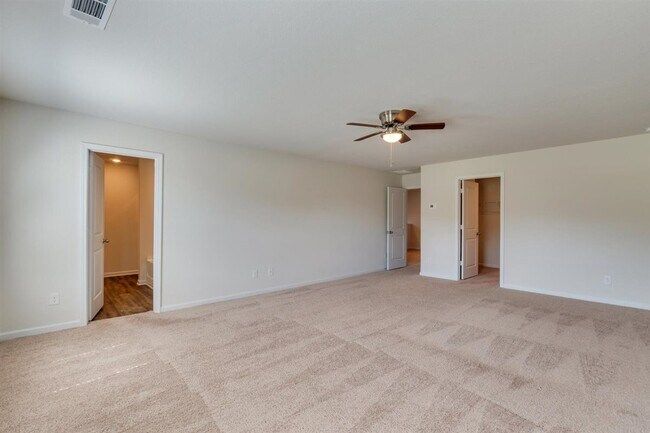 Building Photo - 737 Woody Dr
