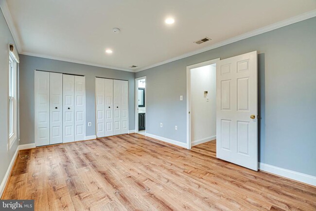 Building Photo - 5708 Heritage Crossing Ct