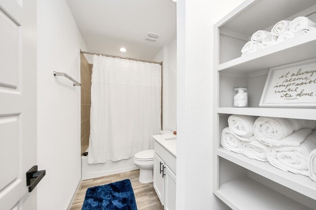 Building Photo - 202 Serena Pk Ln