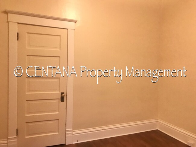 Building Photo - 728 W Granite St