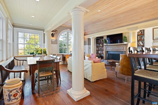 Building Photo - 640 Ivy Ln