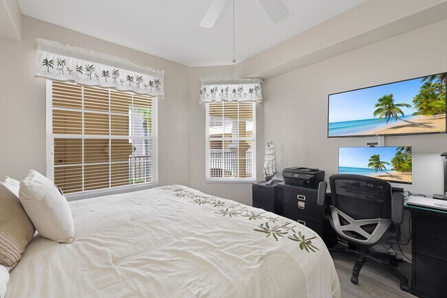 Building Photo - Beautiful Condo with Lake View