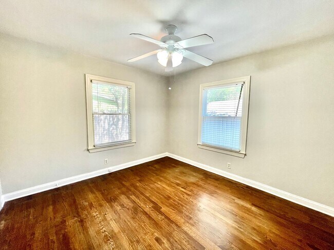 Building Photo - South Central Cottage in Austin