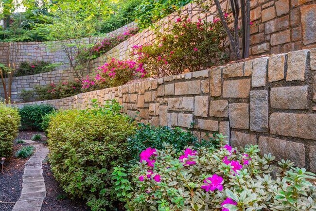 Building Photo - Welcome To The Sophia - Your Perfect Retreat in Historic Druid Hills!