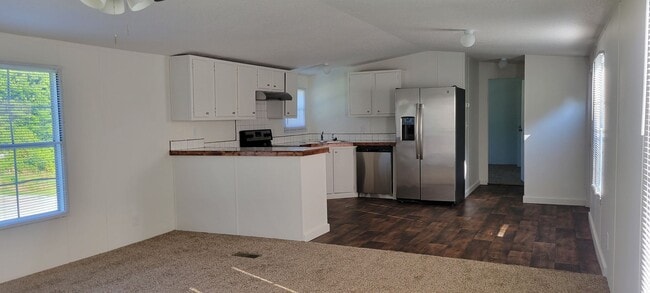 Building Photo - Ready to Move in