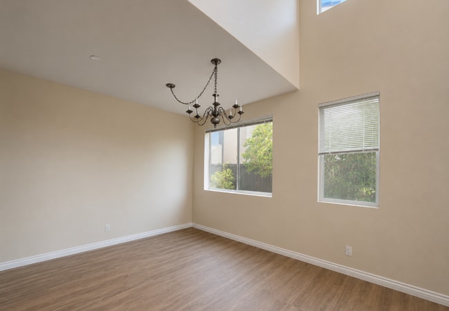 Building Photo - *Move In Special* Great 2 Story 3 bed 2.5 bath near Guajome Lake in Oceanside