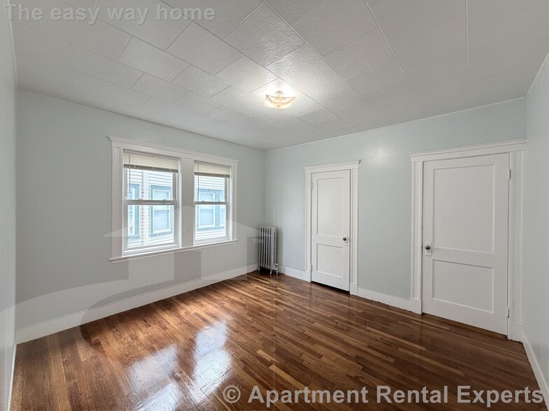 Building Photo - 225 Riverside Ave