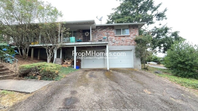 Building Photo - Two Bedroom Escape in the Heart of Oregon City!