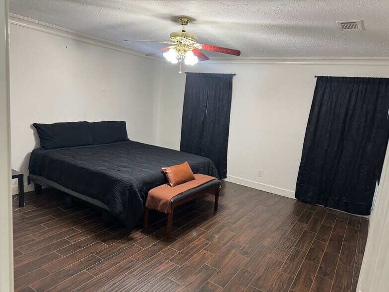 Building Photo - 10507 Cypresswood Dr