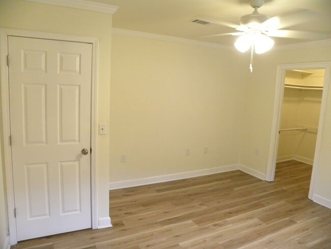 Building Photo - ***AVAILABLE NOW*** Country Setting No HOA