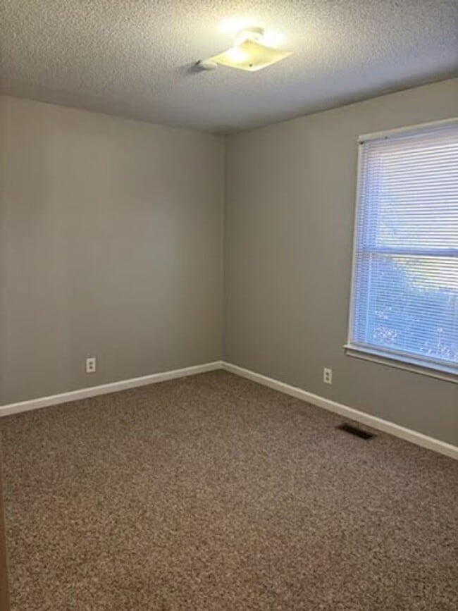 Building Photo - 3104 Spring Creek Ct