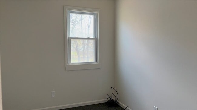 Building Photo - 122 W High St