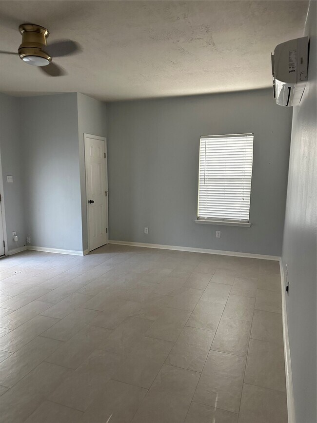 Building Photo - 3807 Belmont Turn