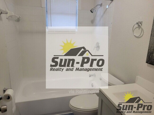 Building Photo - 708 Georgia St