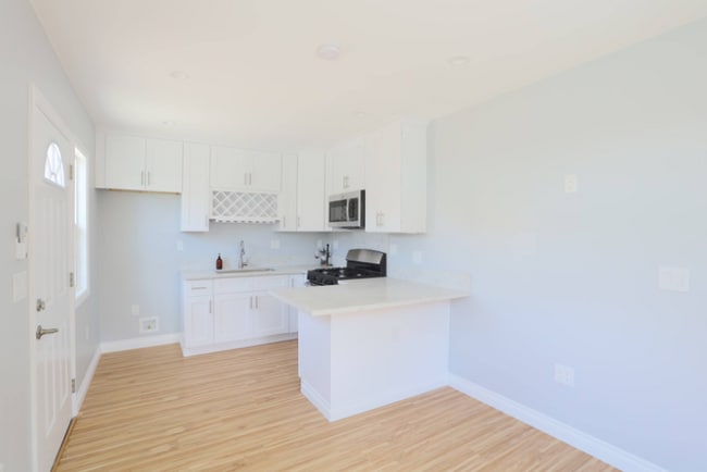 Building Photo - 13426 Benfield Ave