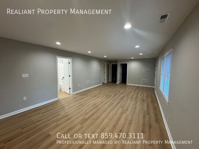 Building Photo - 115 Rainbow Dr