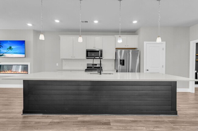 Building Photo - 1247 Tice Ln