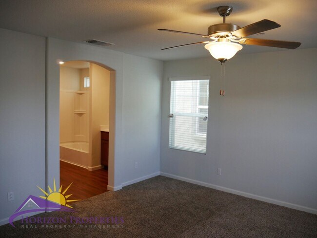 Building Photo - Modern Two-Story 4 Bed 2.5 Bath 1,807 sqft...