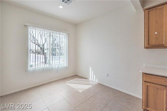 Building Photo - 3520 Kittiwake Rd