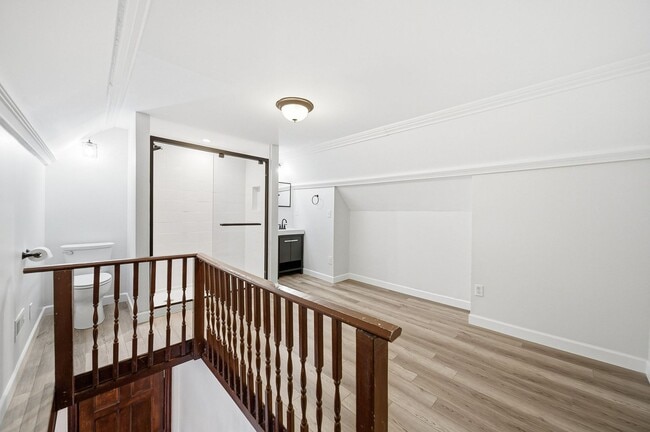 Building Photo - 2 Bedroom, 2 Bath Townhome located directly across from Franklin Park Conservatory