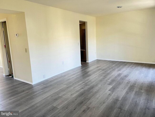 Building Photo - 5805 Bunker Woods Ln