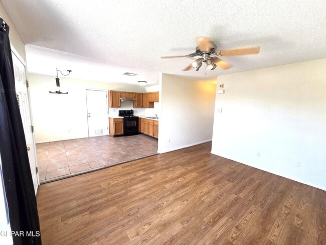 Building Photo - 2304 Tierra Serena Rd