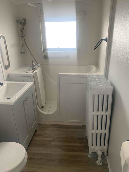 Building Photo - 231 Park St