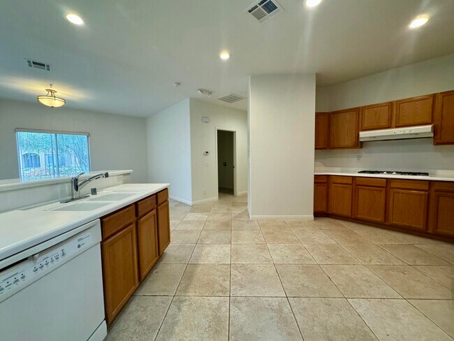 Building Photo - 74088 Daisy Ln